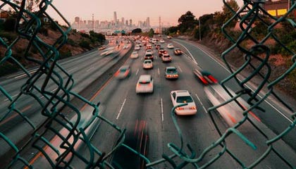 有人在群里丢了“吃瓜爆料”,我顺手查了下,结果全是谣言扩散套路